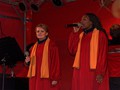 Young Gospe Singers mit weihnachtliche Melodien live gesungen 