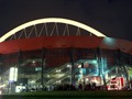 Die beleuchtete Köln-Arena am Abend !