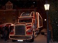 Der Truck vor dem Schloß im weihnachtlichen Schneeglanz 